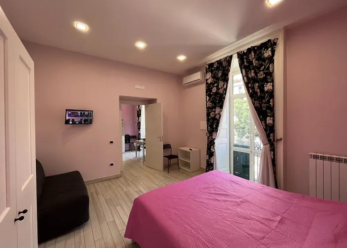 La Stella Di Giulietta Piazza Cavour * נאפולי